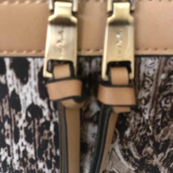 Simply Noelle Bag HOST PICK - Picture 6 of 14